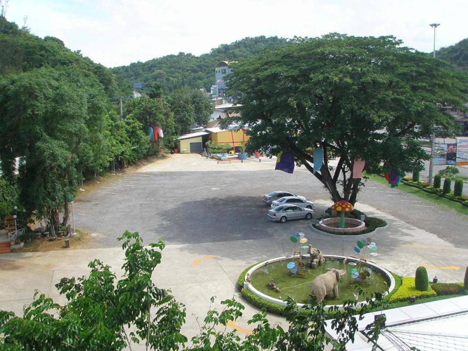 Grandhill Resort&Spa Nakhon Sawan Exterior foto